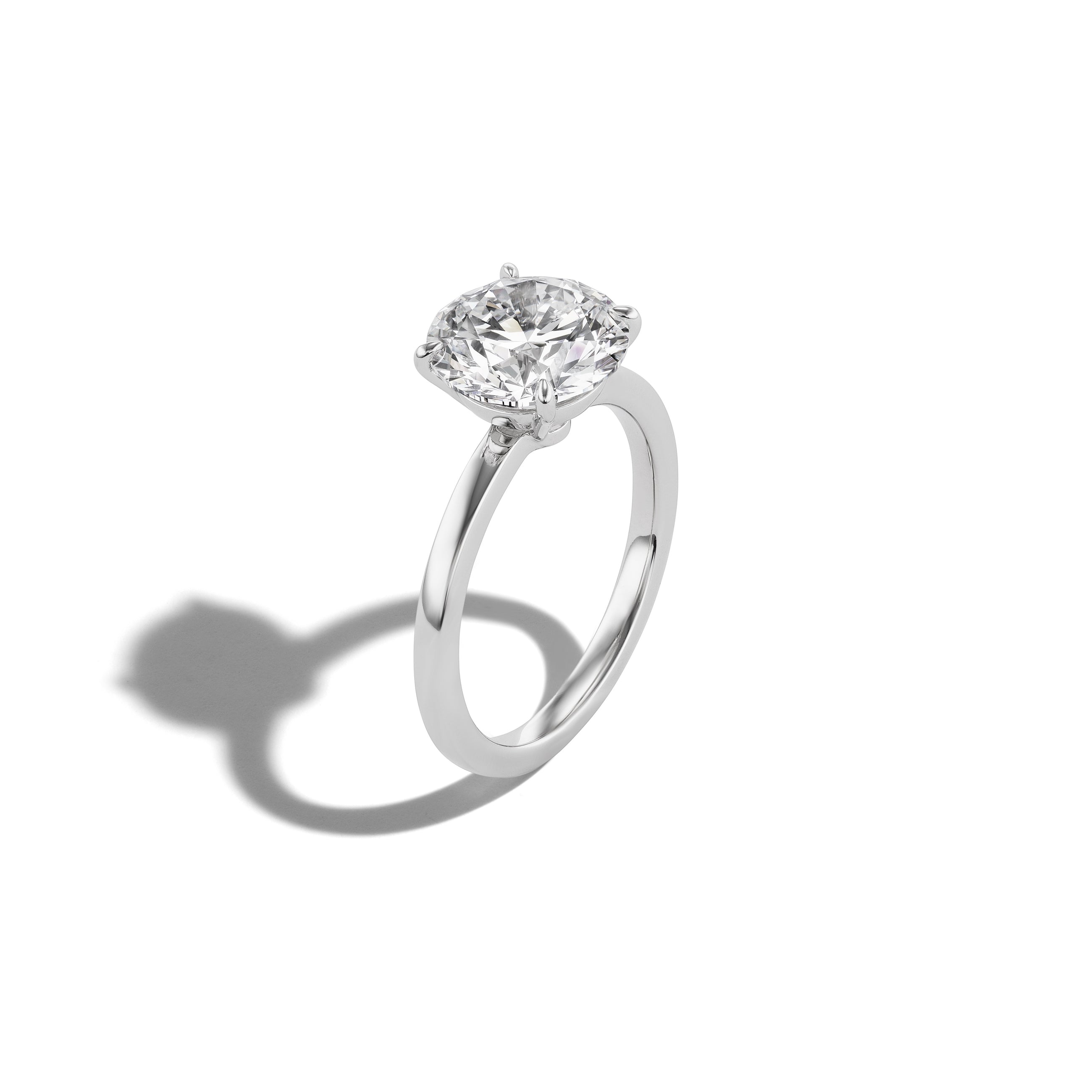 Yves Solitaire Ring – Round Brilliant
